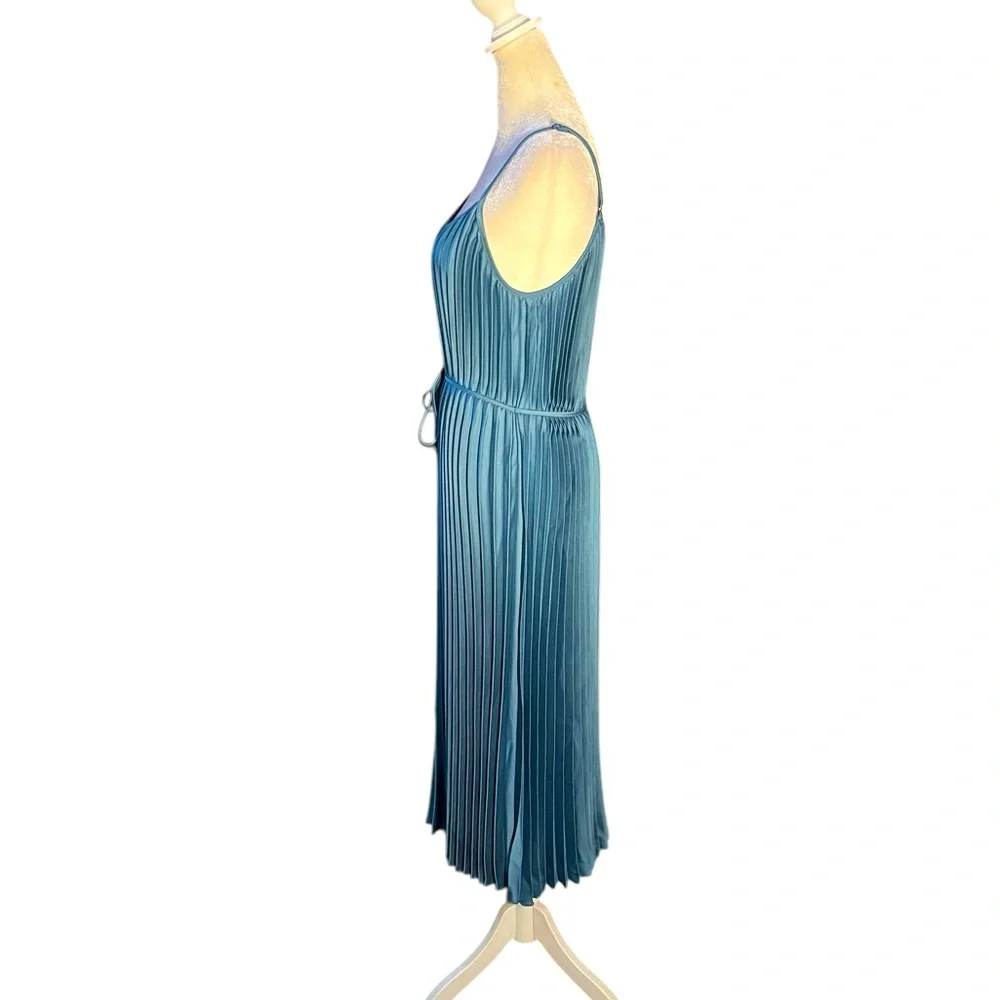 SAM EDELMAN SATIN PLISSE DRESS INDUSTRIAL GREEN BERY GOOD COND SIZE (M) - Picture 3 of 7